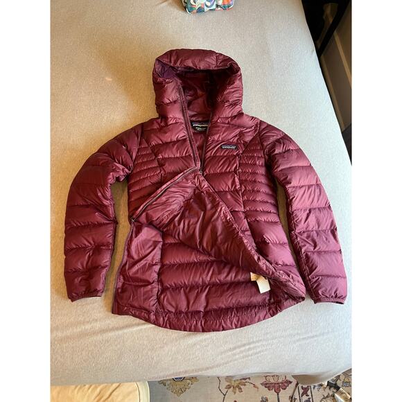 Patagonia Women’s XS Down Sweater Hoody Pullover dark currant puffy puffer coat - Picture 4 of 12